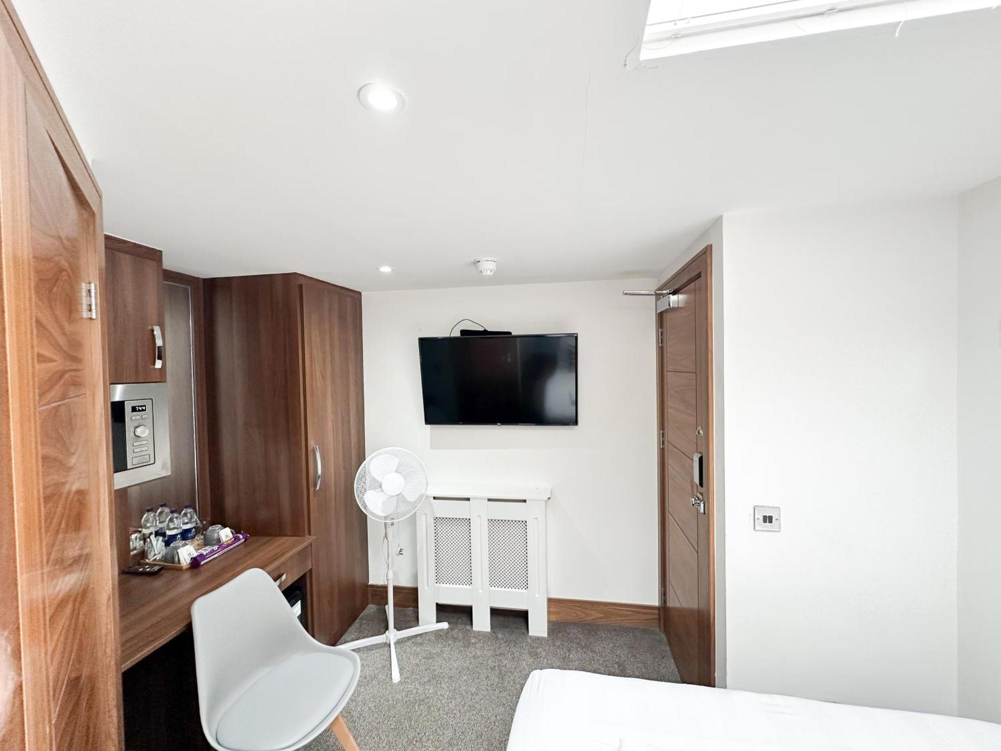 205 Earls Court Pensiune *